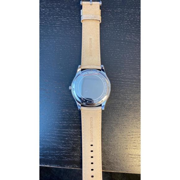 Michael Kors Men's Slim Runway Grey Dial Beige Leather Watch - Picture 5 of 5